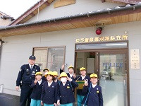 ４